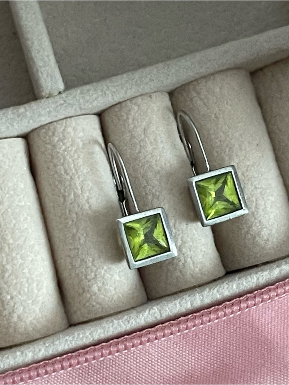 vintage sterling silver peridot earrings🌷